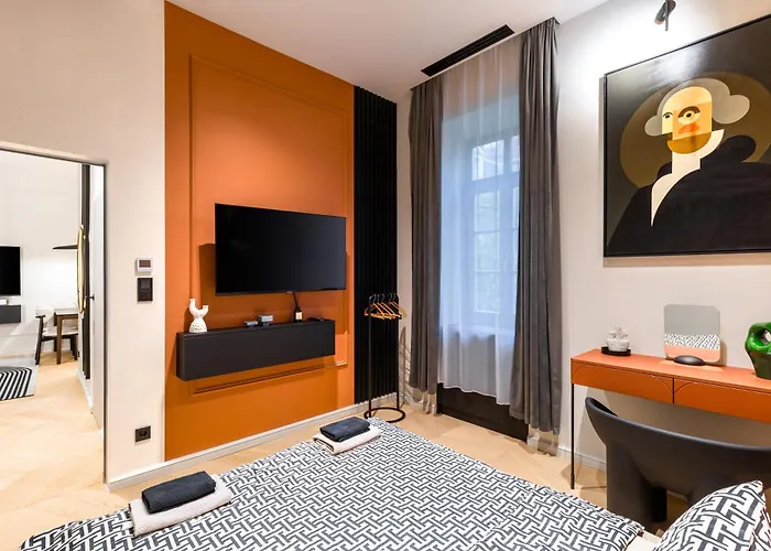 K21 Luxury I I Free Parking *